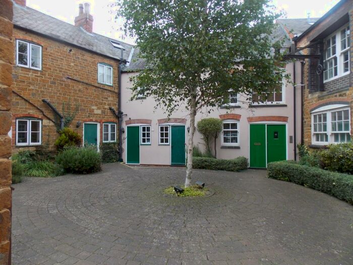 1 Bedroom Flat To Rent In Sarjeant Court, Rothwell, NN14