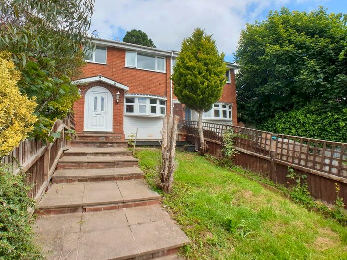 3 Bedroom Terraced House To Rent In Middleton Gardens, Kings Norton, Birmingham, B30