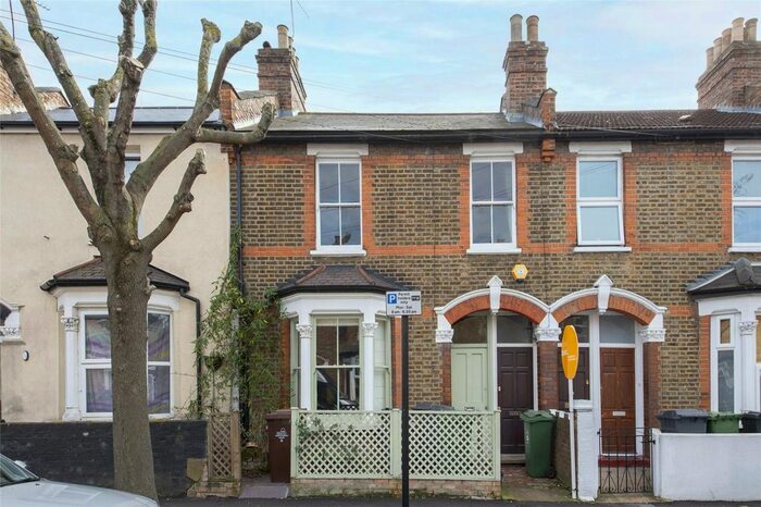 2 Bedroom Flat To Rent In Hove Avenue, Walthamstow, London, E17