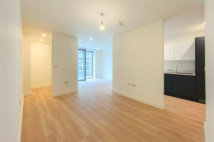 Apartment To Rent In Laurence Place, New Kings Head Yard, M3
