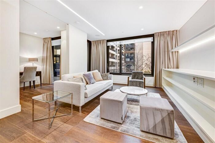 2 Bedroom Flat To Rent In Rathbone Place, Westminster, W1T