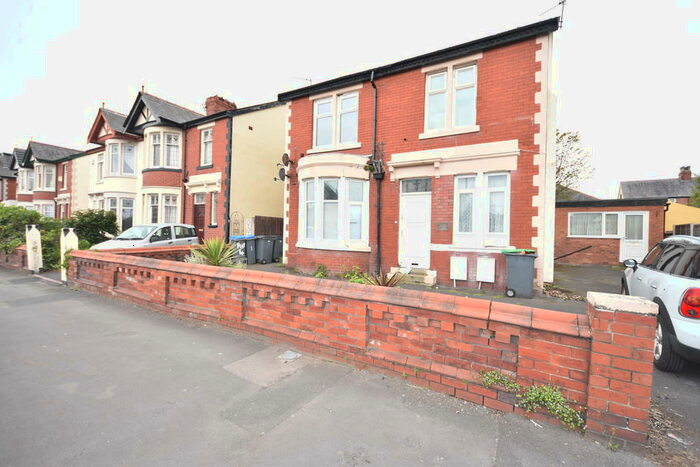 2 Bedroom Ground Flat To Rent In Central Drive, Blackpool, FY1