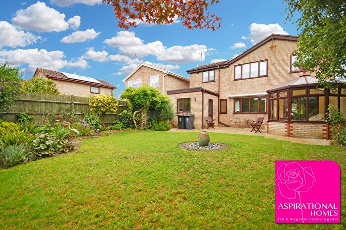 4 Bedroom Detached House For Sale In Meadow Close, Ringstead, Northamptonshire, NN14