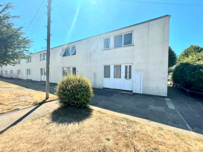 3 Bedroom Terraced House To Rent In Carless Close, Rowner, PO13