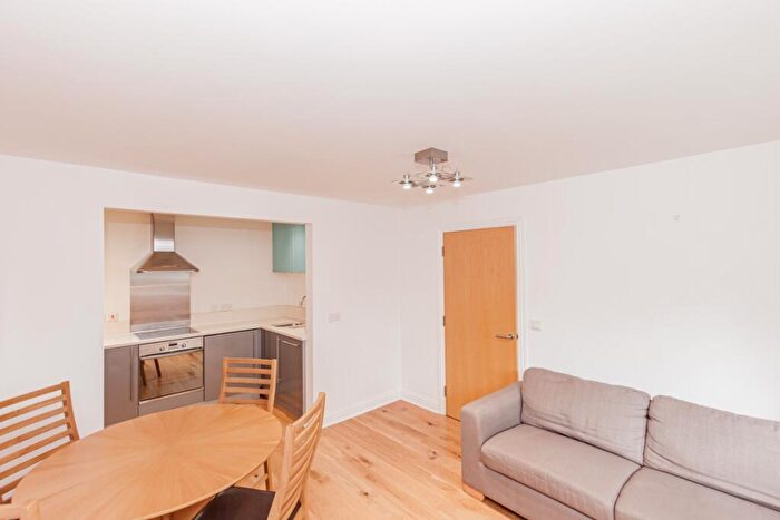 2 Bedroom Apartment To Rent In Five Mile Drive, Oxford, OX2