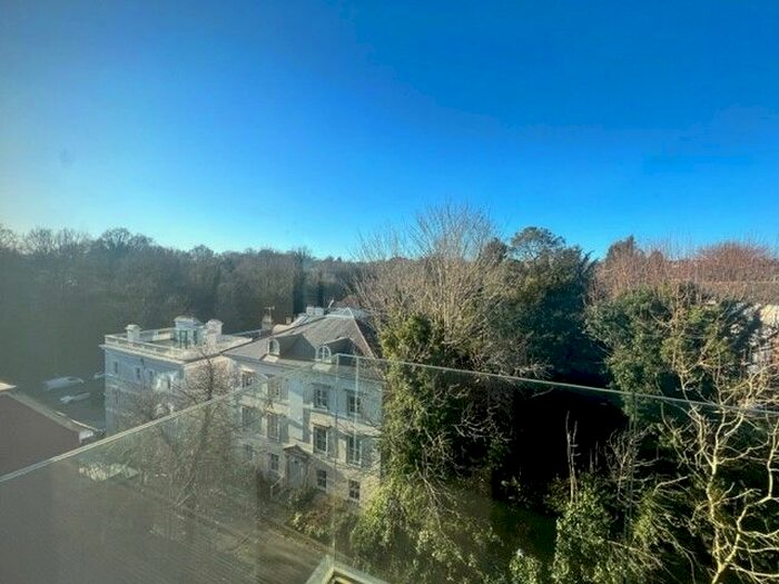 2 Bedroom Flat To Rent In Clarence Road, Tunbridge Wells, TN1