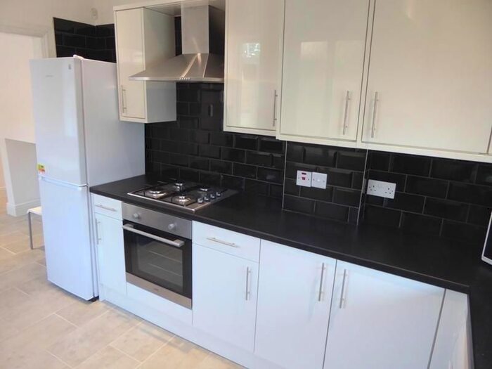 4 Bedroom Semi-Detached House To Rent In Charldane Road, London, SE9