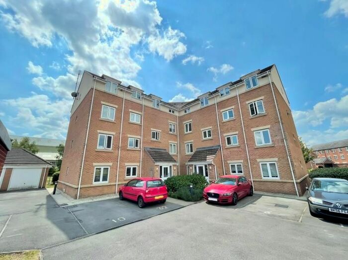 2 Bedroom Flat To Rent In Elmroyd Court, Penistone, S36