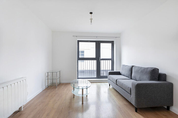 1 Bedroom Apartment To Rent In Fleet Street, Swindon, SN1