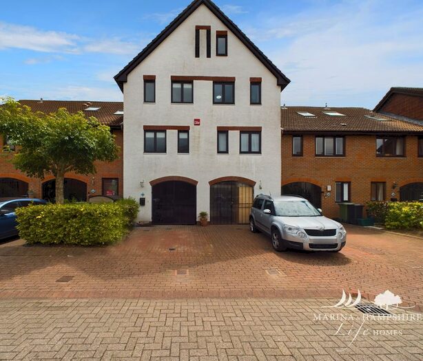 3 Bedroom Terraced House To Rent In Carbis Close, Portsmouth, PO6