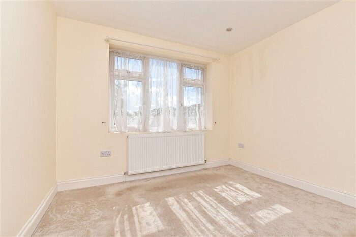 1 Bedroom Flat For Sale In Erskine Road, Sutton, Surrey, SM1