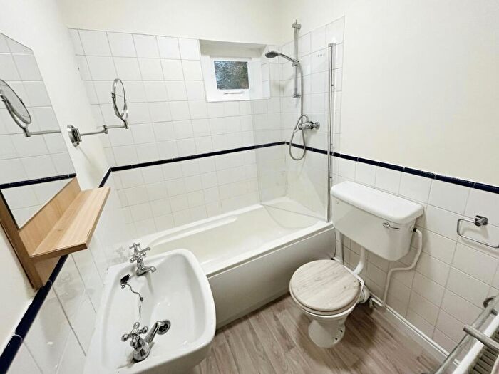 1 Bedroom Flat To Rent In Palatine Road, Manchester, M20