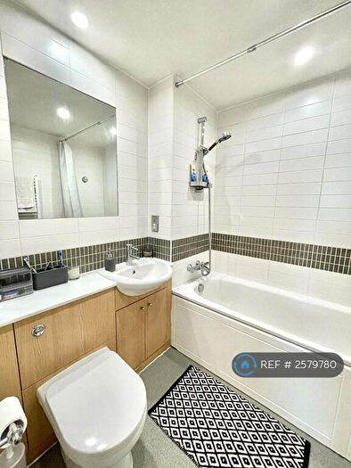 2 Bedroom Flat To Rent In Topaz House, Milton Keynes, MK9