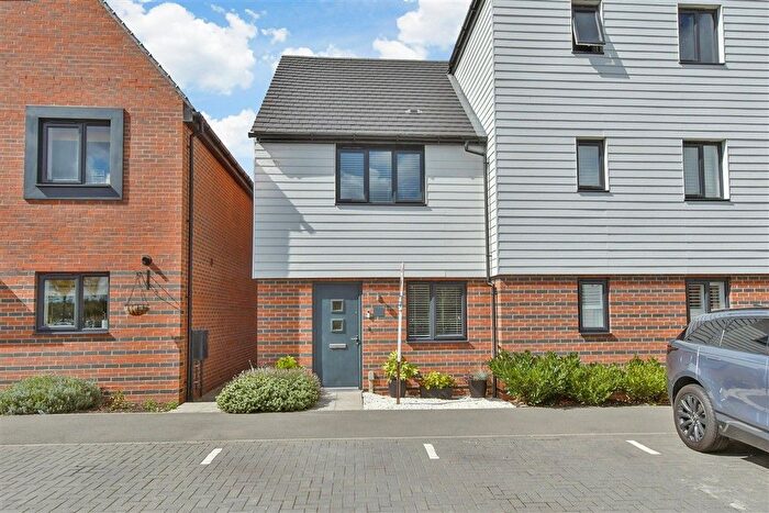 2 Bedroom Semi Detached House For Sale In Feaver Drive, Faversham, Kent, ME13