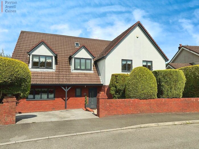 5 Bedroom Detached House For Sale In Darren View, Maesteg, Bridgend., CF34