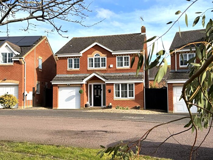 4 Bedroom Detached House For Sale In Wincely Close, Daventry, Northamptonshire, NN11