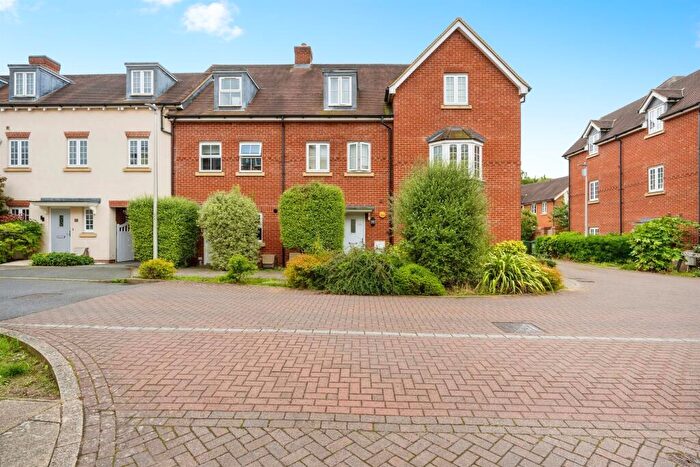 3 Bedroom Terraced House For Sale In Whittingham Avenue, Wendover, Aylesbury, HP22
