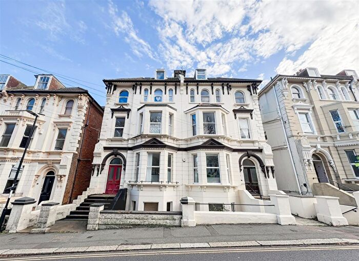 2 Bedroom Flat To Rent In Cornwallis Gardens, Hastings, TN34