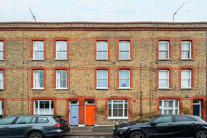 2 Bedroom Maisonette To Rent In Gibson Street, Greenwich, London, SE10