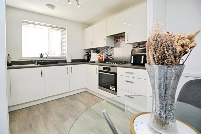 2 Bedroom Apartment For Sale In Whitecastle Way, Kingsmead, Milton Keynes, MK4