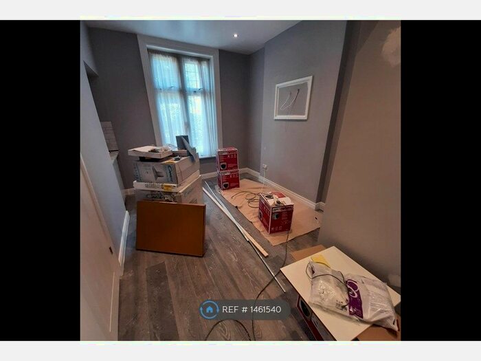 Studio To Rent In Connaught Road Double Studio, Harlesden, London, Nw10