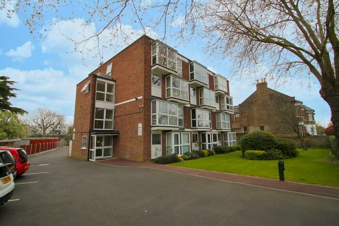 2 Bedroom Apartment To Rent In Holly Bush Hill, E11