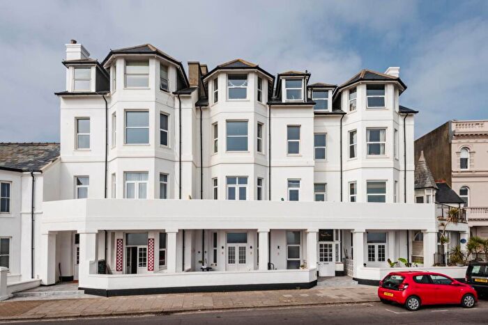 1 Bedroom Flat For Sale In Claydon Court, Marine Parade, BN11
