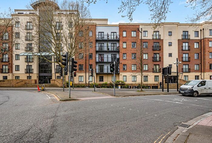 2 Bedroom Flat For Sale In York Road, Bristol, Somerset, BS3