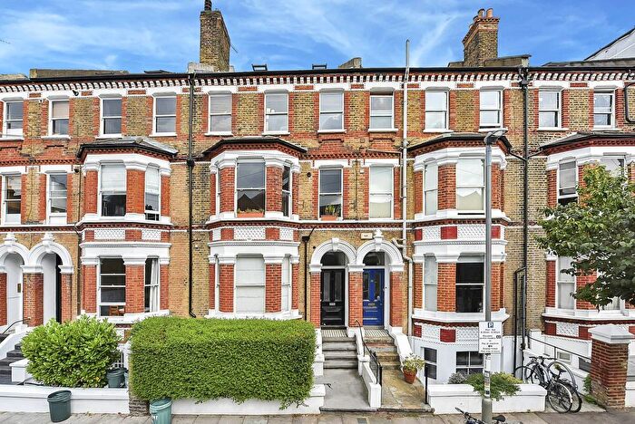 3 Bedroom Flat To Rent In Schubert Road, East Putney, London, SW15