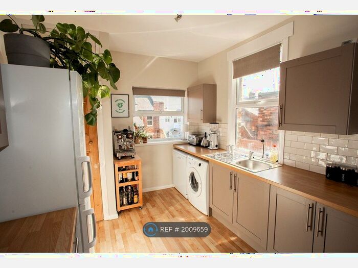 3 Bedroom Flat To Rent In Heaton, Newcastle-Upon-Tyne, NE6