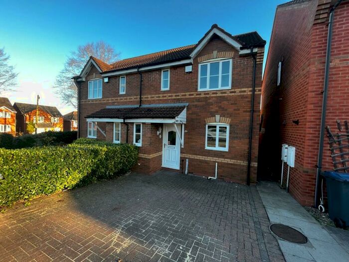 3 Bedroom Semi-Detached House To Rent In Slingfield Road, Northfield, Birmingham, B31