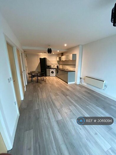 2 Bedroom Flat To Rent In Radcliffe House, Manchester, M11