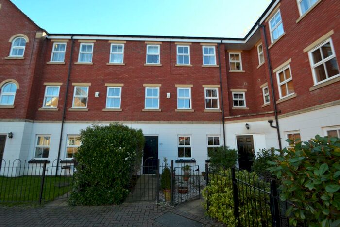 4 Bedroom Town House To Rent In Mansion Gate Square, Chapel Allerton, Leeds, LS7