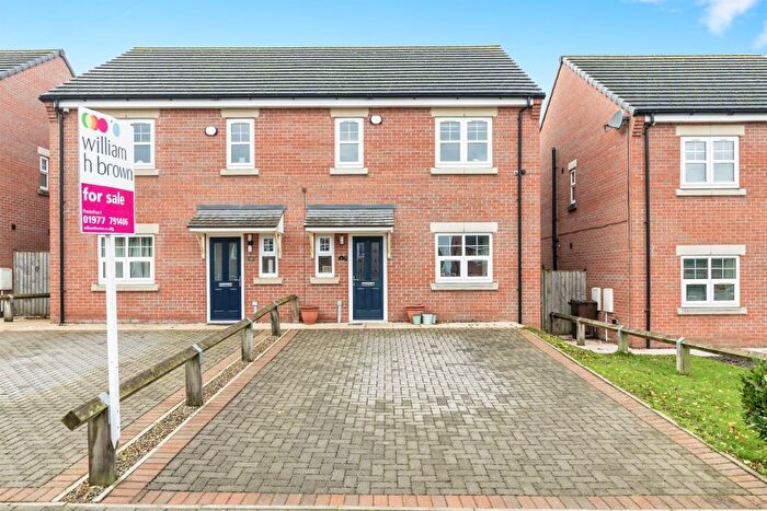 3 Bedroom Semi Detached House For Sale In Pecan Court, Pontefract, WF8