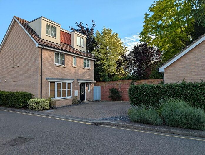 4 Bedroom Detached House For Sale In Knights Orchard, Whittlesford, CB22