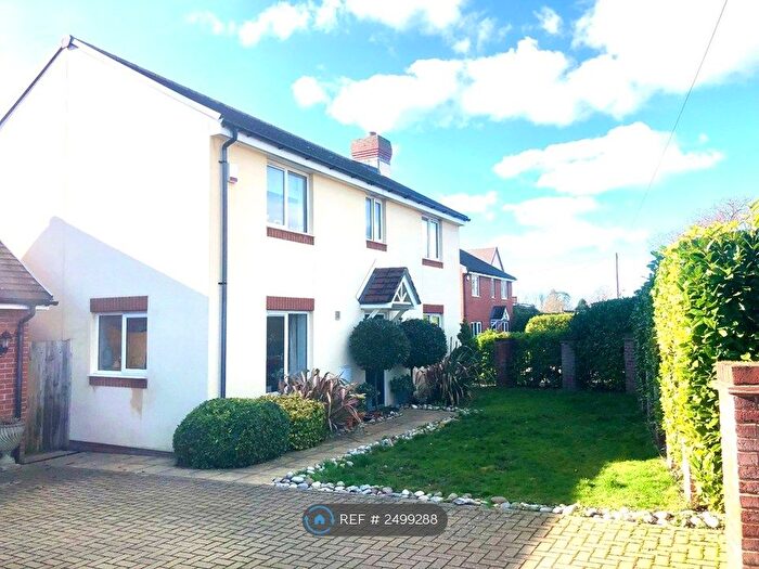 4 Bedroom Detached House To Rent In Peters Road, Southampton, SO31