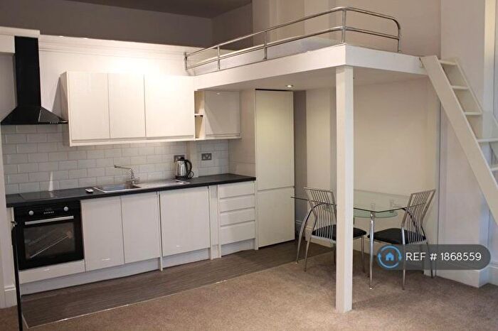 Studio To Rent In Archway Road, London, N6