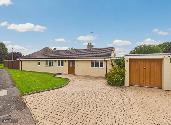 4 Bedroom Bungalow For Sale In Fernside, Great Kingshill, Buckinghamshire, HP15