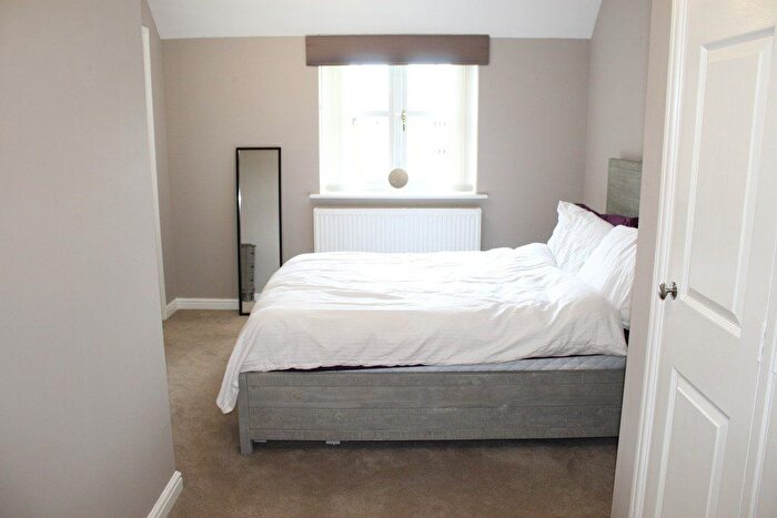 2 Bedroom Flat To Rent In Chancel Court, Solihull, West Midlands, B91