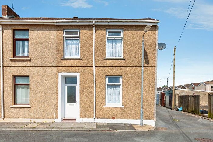 3 Bedroom End Of Terrace House For Sale In Havelock Street, Llanelli, Carmarthenshire, SA15