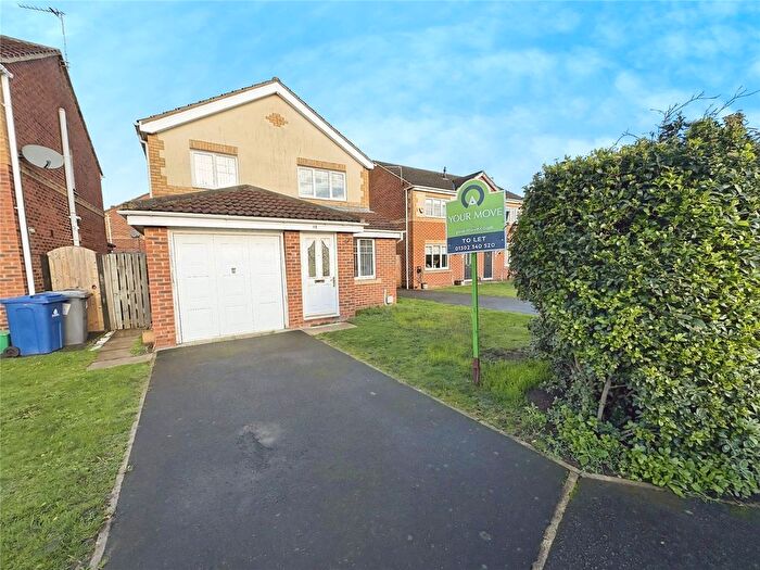 3 Bedroom Detached House To Rent In Castle Avenue, Rossington, Doncaster, South Yorkshire, DN11