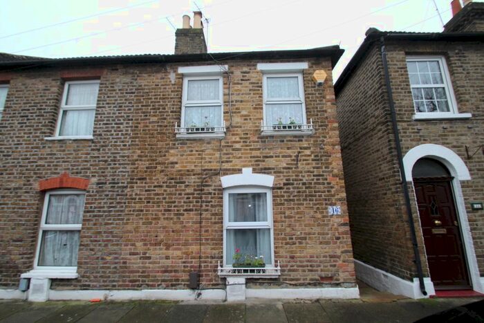 2 Bedroom Terraced House To Rent In Mooreland Road, Bromley, Kent, BR1