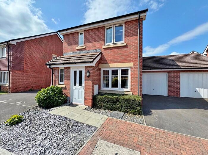 3 Bedroom Detached House For Sale In Faraday Road, Drayton, PO6