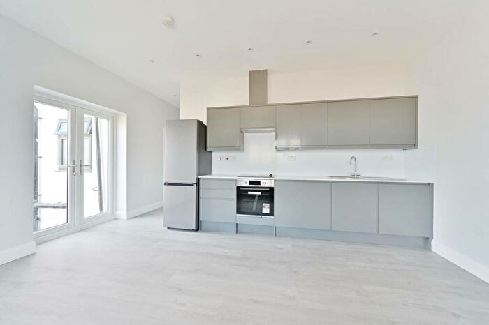 1 Bedroom Flat To Rent In Central Road, Morden, SM4