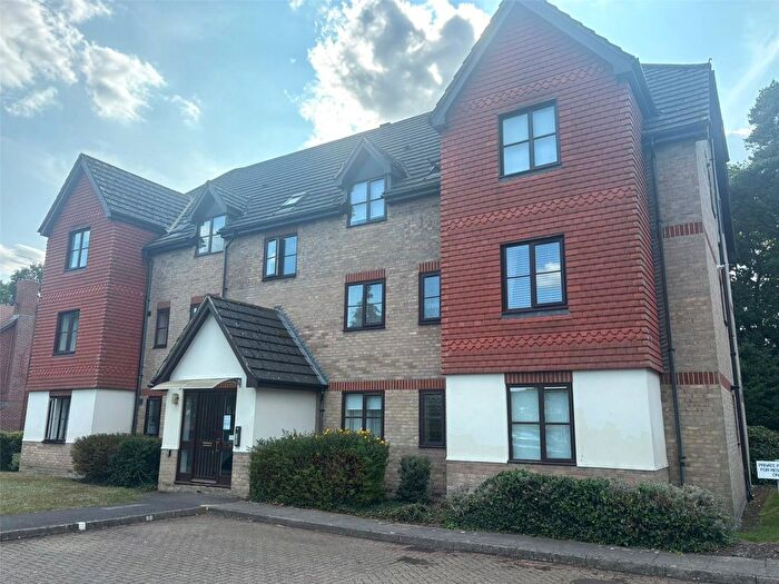 2 Bedroom Flat To Rent In Tamworth Drive, Fleet, Hampshire, GU51