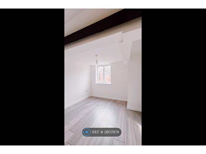 2 Bedroom Flat To Rent In Russell St, Stroud, GL5