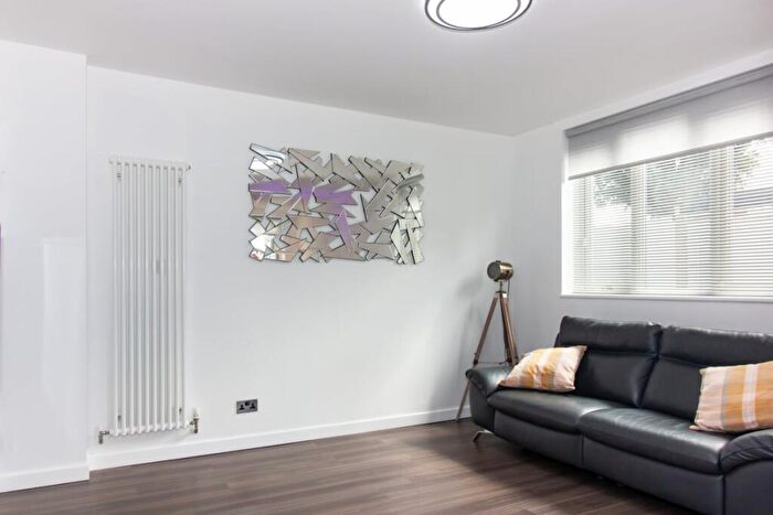 1 Bedroom Flat To Rent In Chingford Mount Road, London, E4