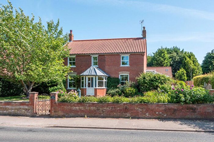 5 Bedroom Detached House For Sale In Chapel Road, Roughton, NR11