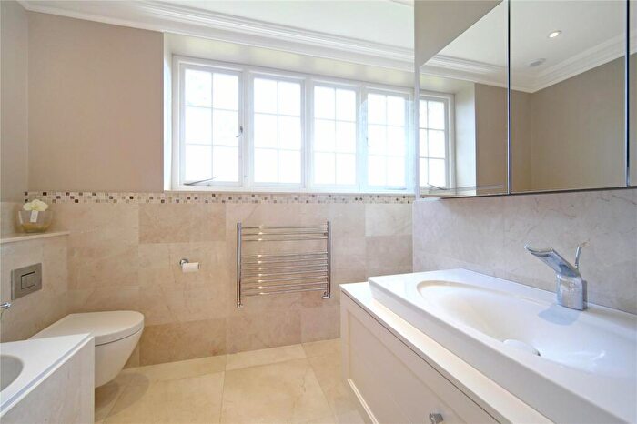 6 Bedroom Detached House To Rent In Oatlands Avenue, Weybridge, Surrey, KT13