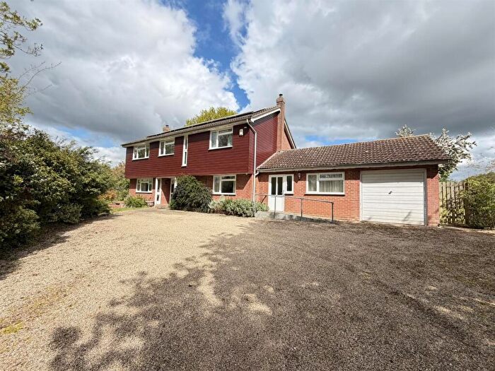 4 Bedroom Detached House To Rent In Raydon, Ipswich, IP7